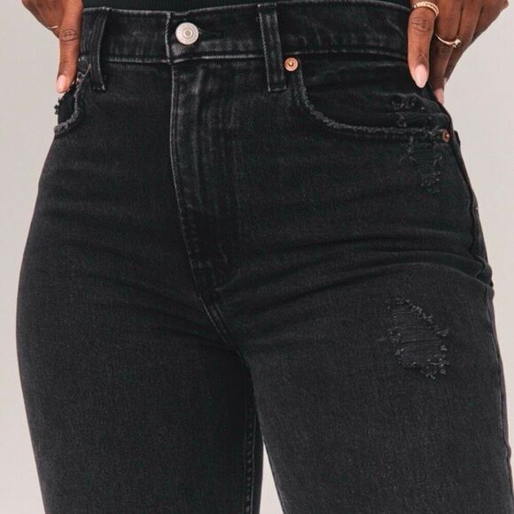 Abercrombie Curve Love Ultra High Rise 90s Straight Jean - Picture 4 of 9